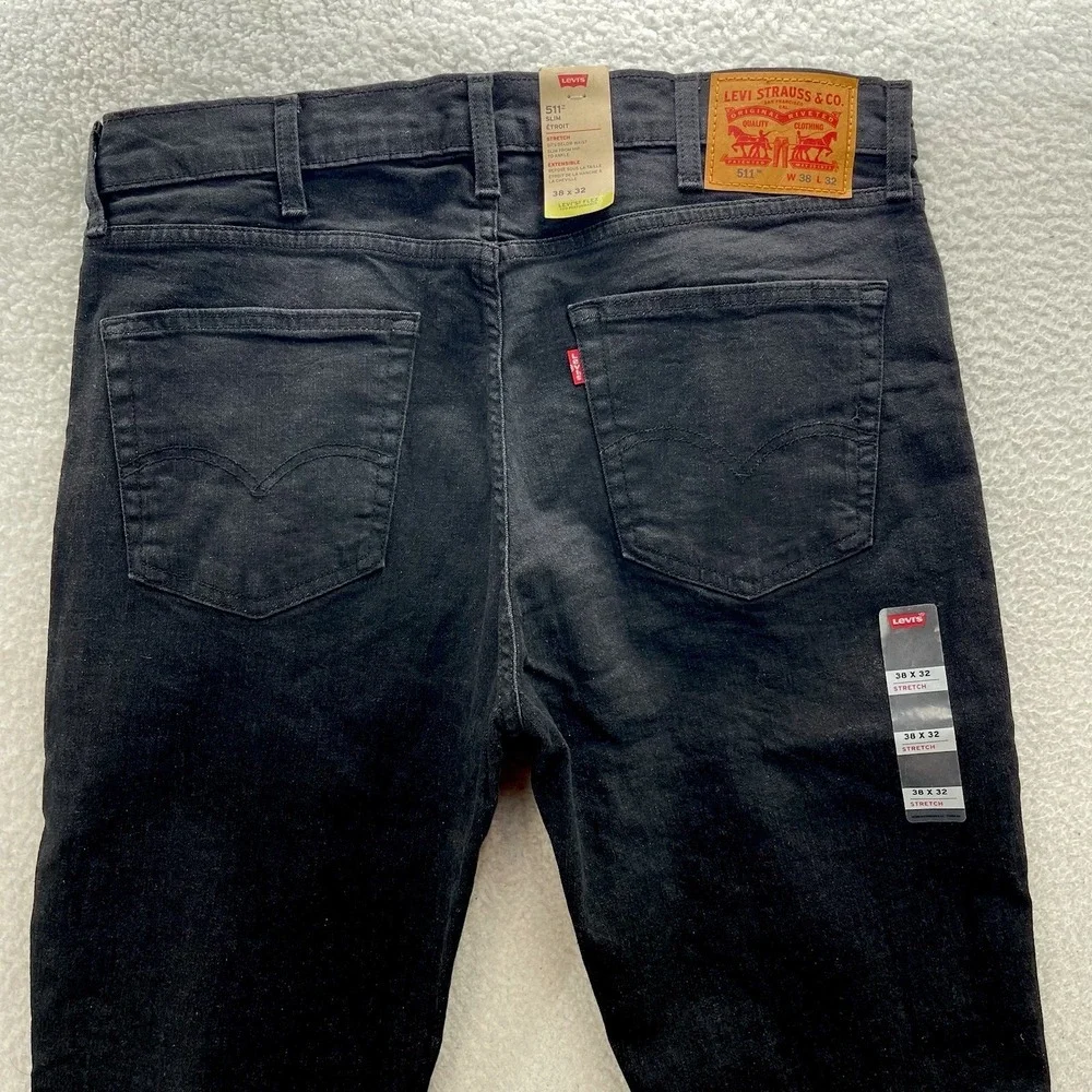 Levis sizing title